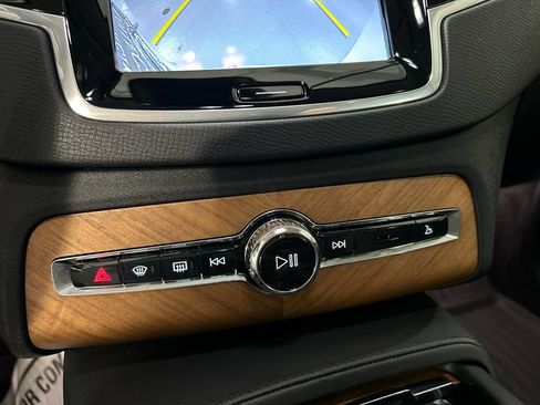 Certified 2023 Volvo XC90 B6 Plus w/ Protection Package Premier AWD/4WD image 18