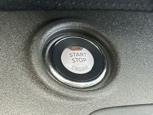 Used 2021 Nissan Frontier SV AWD/4WD image 10