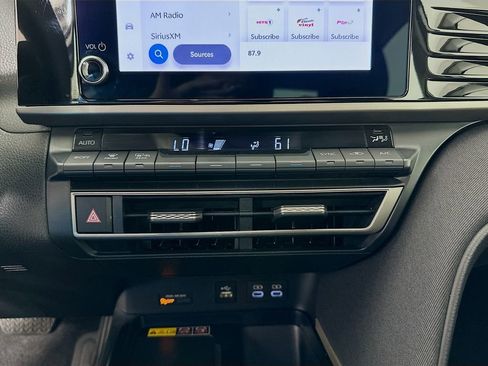 Used 2025 Toyota Camry LE image 15