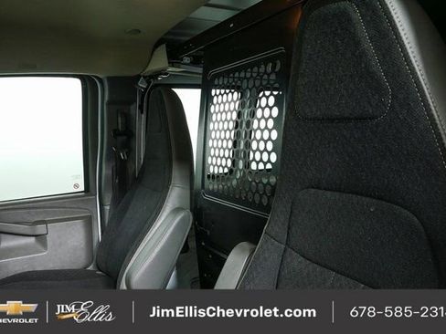 Used 2018 Chevrolet Express 2500 Work Van w/ Driver Convenience Package image 6