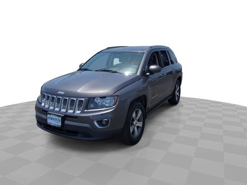Used 2016 Jeep Compass High Altitude FWD image 3