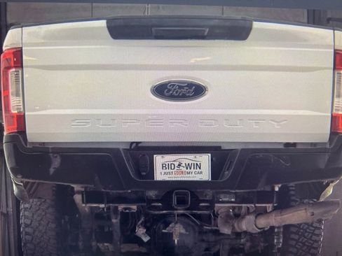 Used 2017 Ford F250 XL w/ Power Equipment Group image 7