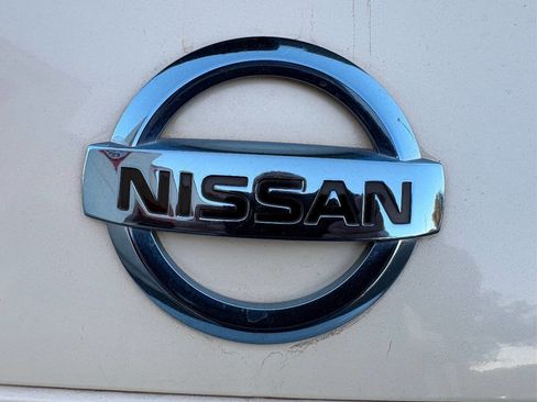 Used 2011 Nissan Leaf SL image 11