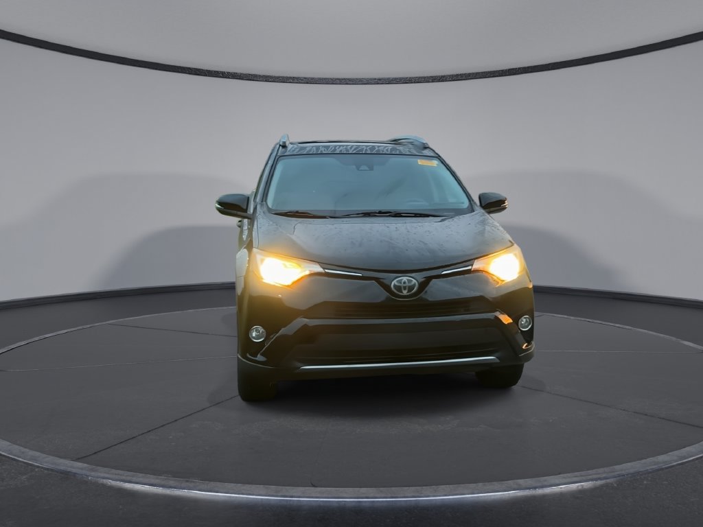 Used 2018 Toyota RAV4 XLE FWD image 3