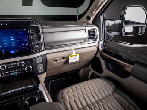 Used 2026 Ford F450 Platinum w/ Platinum Plus Package image 7