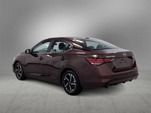 Used 2025 Nissan Sentra SV image 6