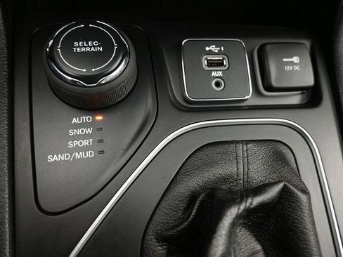 Used 2021 Jeep Cherokee Latitude Lux w/ Sun & Sound Group image 12