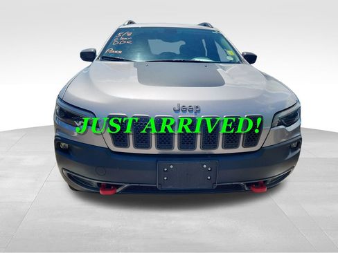 Used 2020 Jeep Cherokee Trailhawk w/ Comfort/Convenience Group AWD/4WD image 2