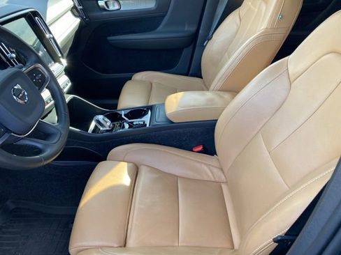 Used 2020 Volvo XC40 T5 Inscription image 11
