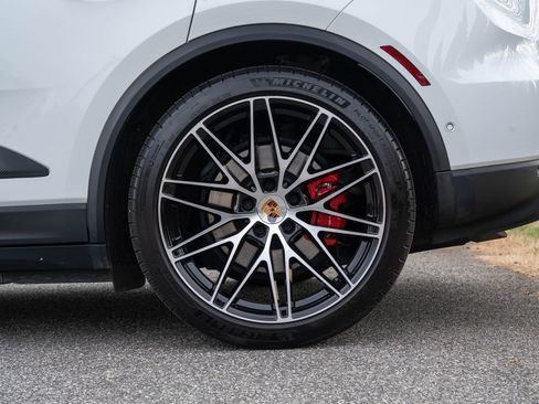 Certified 2025 Porsche Macan 4S Electric image 12