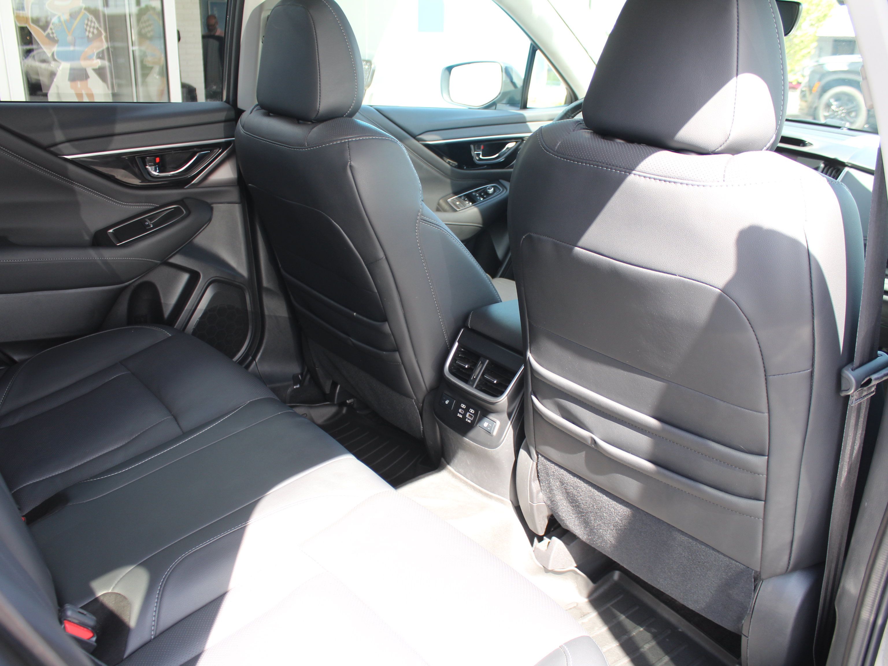 Used 2025 Subaru Outback Limited XT AWD/4WD image 28