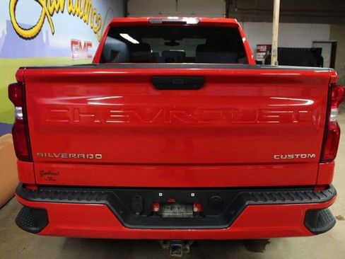 Used 2020 Chevrolet Silverado 1500 Custom w/ Custom Value Package AWD/4WD image 5