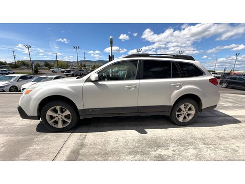 Used 2014 Subaru Outback 3.6R Limited AWD/4WD image 6
