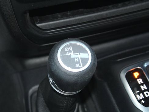 Used 2021 Jeep Gladiator Sport image 8