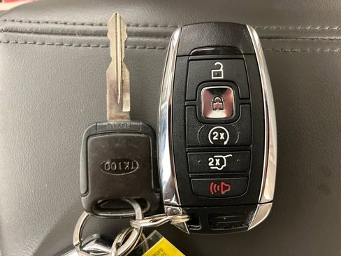 Used 2018 Lincoln MKZ Select w/ Technology Package image 33