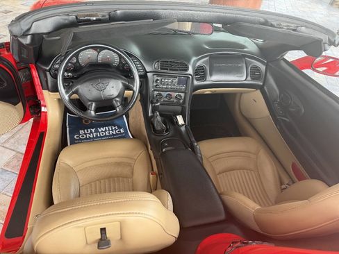 Used 1999 Chevrolet Corvette Convertible RWD image 10