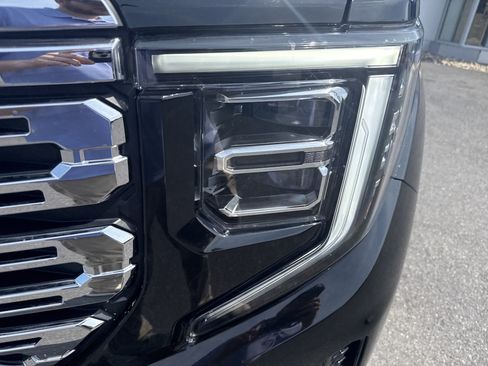 Used 2024 GMC Sierra 1500 Denali w/ Technology Package AWD/4WD image 9