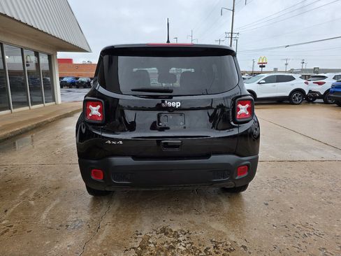 Used 2023 Jeep Renegade Latitude image 7