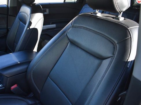 Used 2024 Ford Explorer Limited image 11