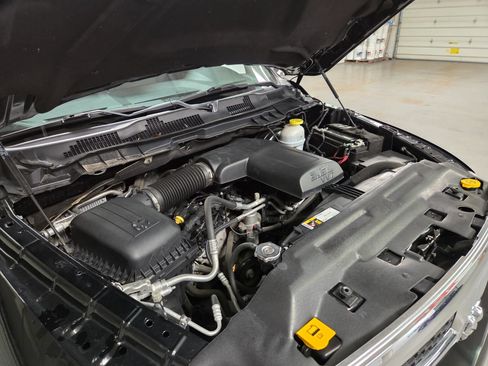 Used 2022 RAM 1500 Classic SLT RWD image 33
