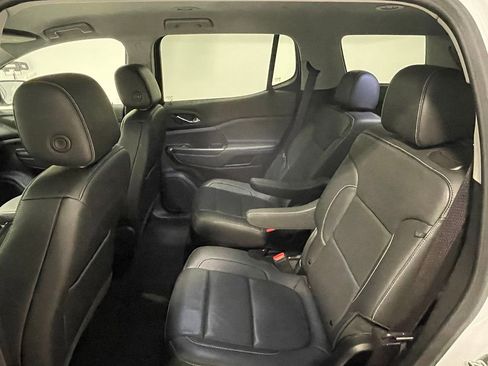 Used 2023 GMC Acadia SLT image 18