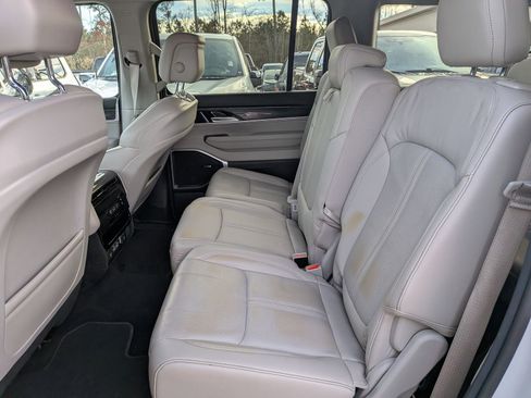 Used 2022 Jeep Wagoneer Series I w/ Premium Group I image 16