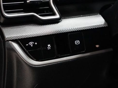 Used 2025 Kia Sportage LX image 21