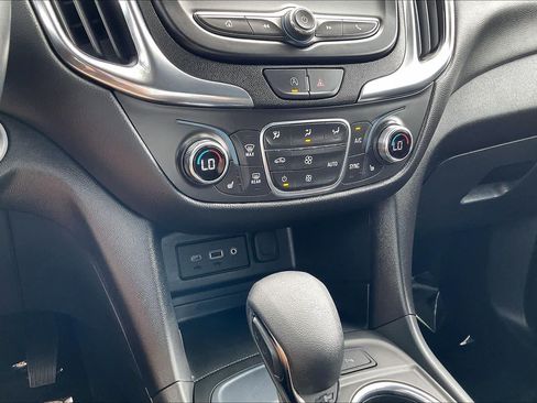 Used 2023 Chevrolet Equinox LT FWD image 31