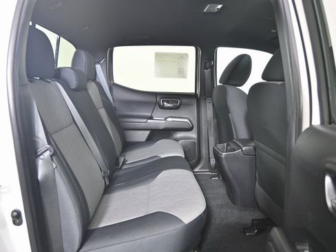 Used 2023 Toyota Tacoma TRD Off-Road image 16