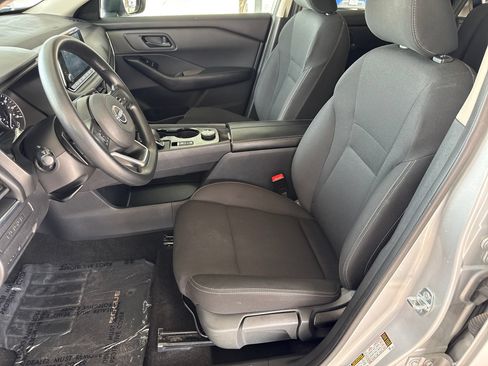 Used 2024 Nissan Rogue S AWD/4WD image 12