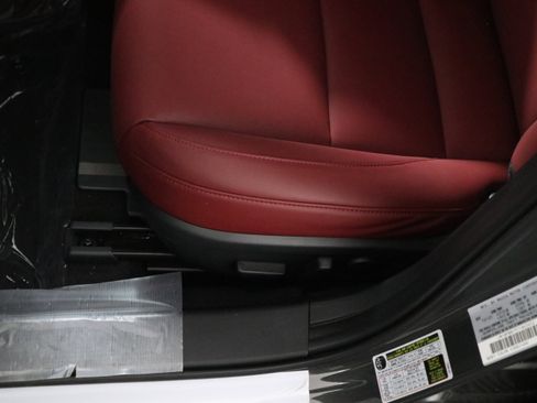 New 2026 MAZDA MAZDA3 Hatchback w/Premium Plus Pkg image 19