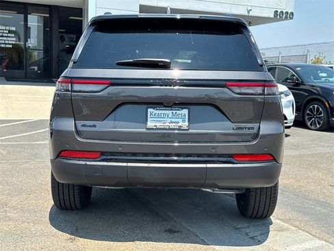 New 2025 Jeep Grand Cherokee Limited w/ Black Appearance Package image 12