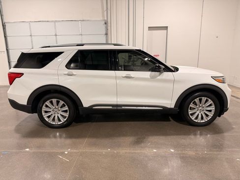 Used 2022 Ford Explorer Limited w/ Equipment Group 301A image 4