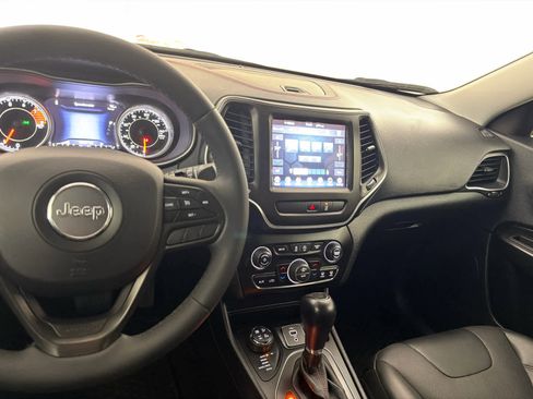 Used 2022 Jeep Cherokee Trailhawk w/ Premium Leather Package image 18