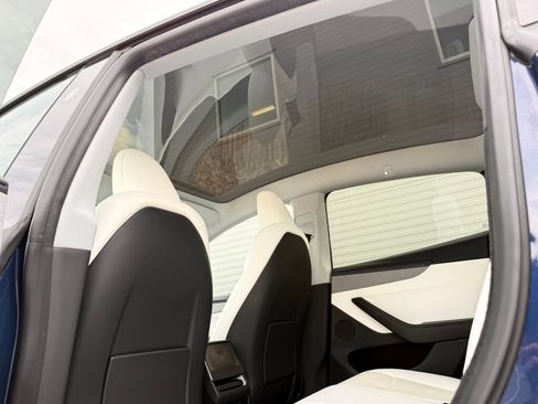 Used 2026 Tesla Model Y 2WD image 17