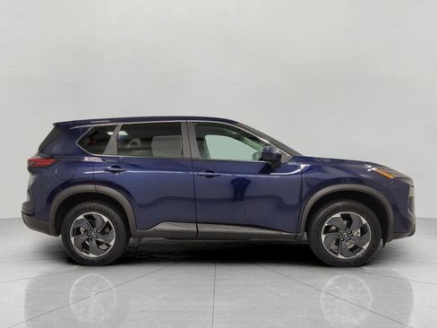 Used 2025 Nissan Rogue SV image 12