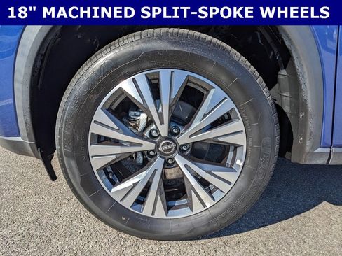 Used 2023 Nissan Rogue SV image 5