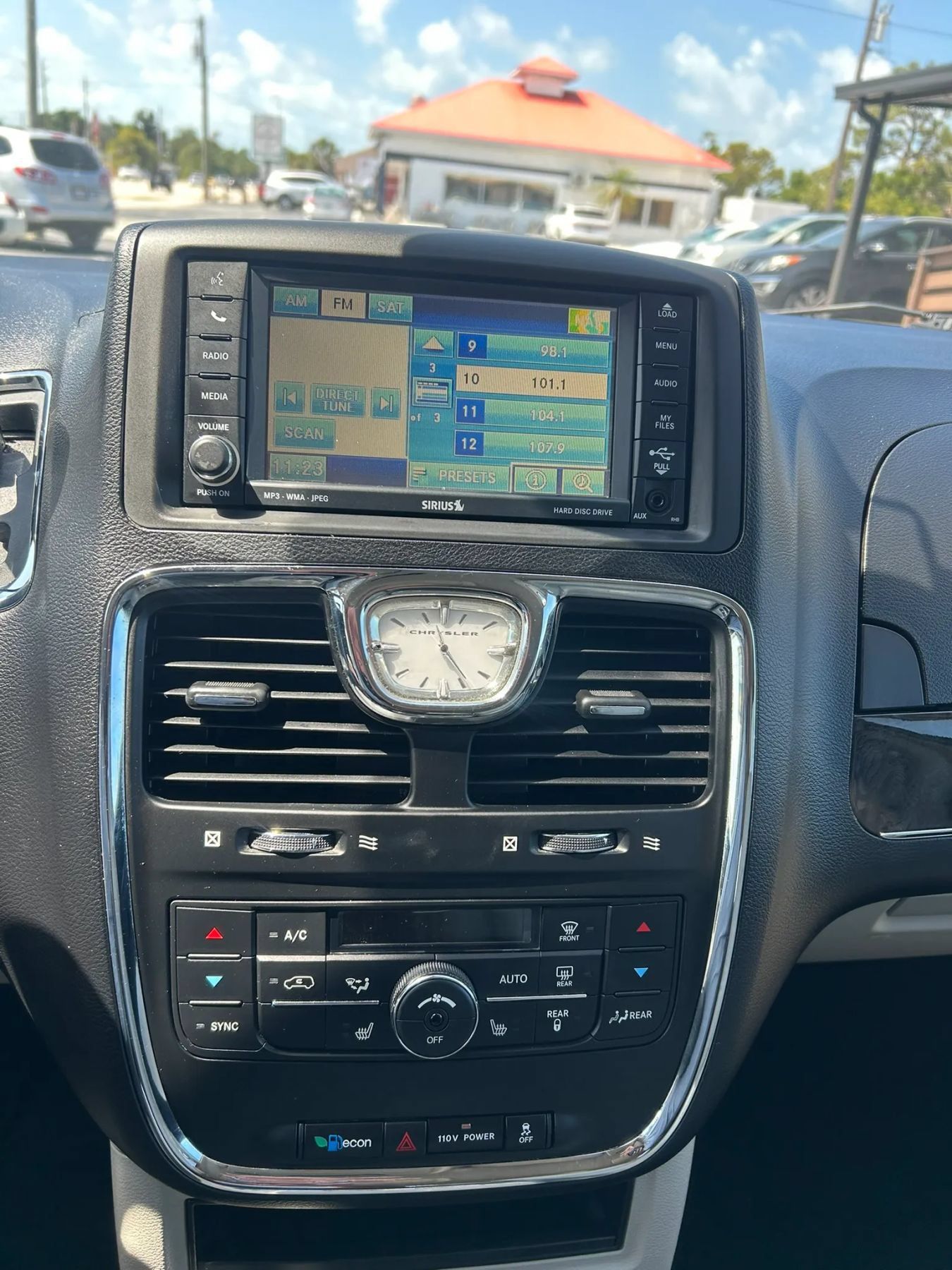 Used 2011 Chrysler Town & Country Touring-L FWD image 24