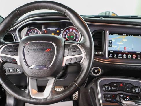 Used 2016 Dodge Challenger SXT Plus image 17