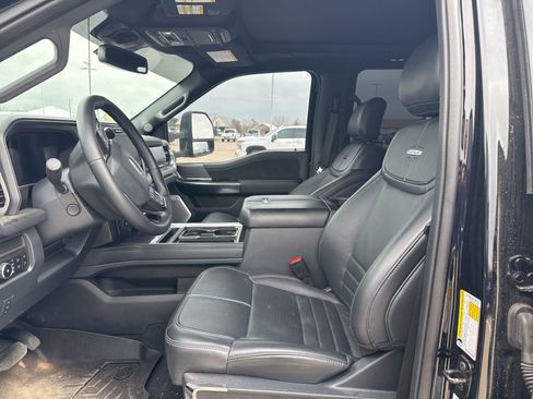Used 2025 Ford F350 Platinum image 11