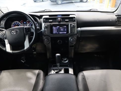 Used 2018 Toyota 4Runner SR5 Premium image 31