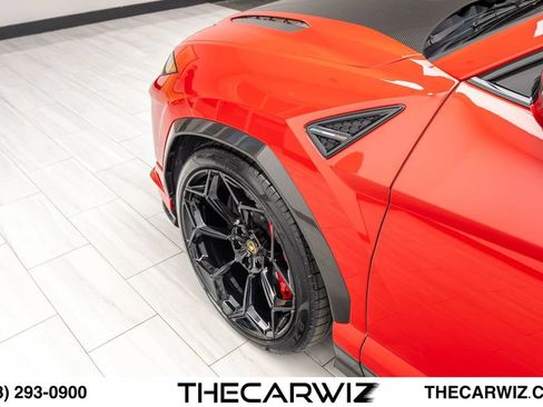Used 2023 Lamborghini Urus Performante AWD/4WD image 19