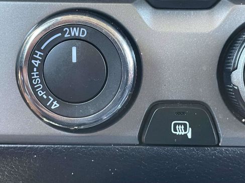 Used 2023 Toyota Tacoma SR5 AWD/4WD image 32