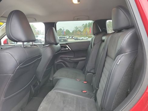 Used 2022 Mitsubishi Outlander SE image 27