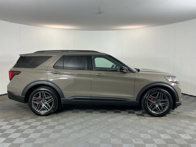 Used 2026 Ford Explorer ST w/ Sun And Sound Package AWD/4WD image 4
