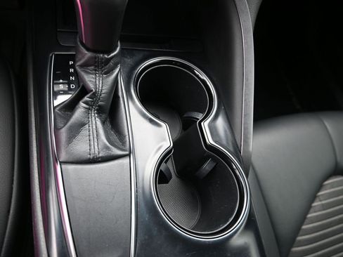 Used 2018 Toyota Camry SE w/ Moonroof Package image 21