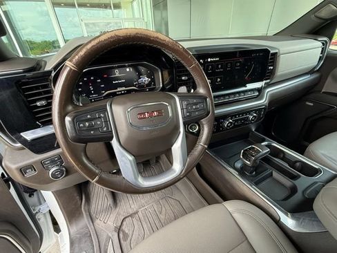 Used 2022 GMC Sierra 1500 SLT w/ SLT Premium Package AWD/4WD image 10