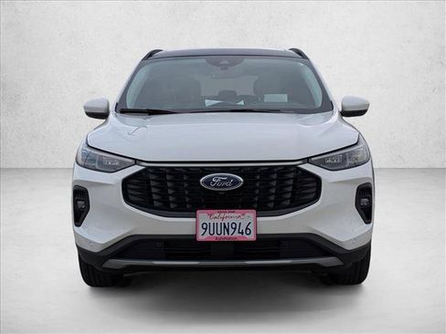 Used 2025 Ford Escape SE w/ PHEV Premium Package image 2