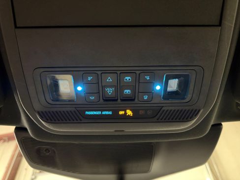 Certified 2020 Ford Explorer XLT w/ Equipment Group 202A image 25