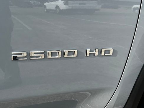 Used 2024 Chevrolet Silverado 2500 Custom w/ Custom Value Package image 10